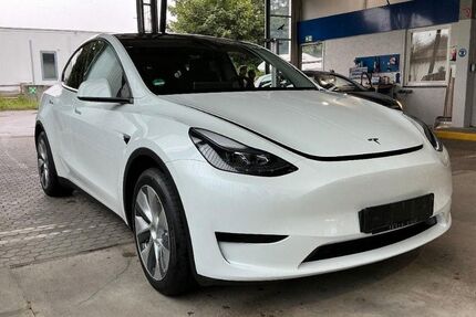 Tesla Model Y 79.503 km 30.450 &euro; Bad Kissingen 97688