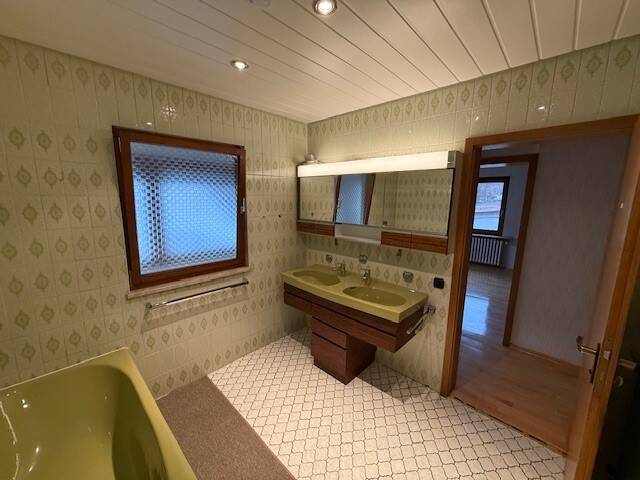 Einfamilienhaus Volkach Eichfeld - 6 Zimmer, 160 m&sup2;, 1.450&euro; | Angebot:26273088