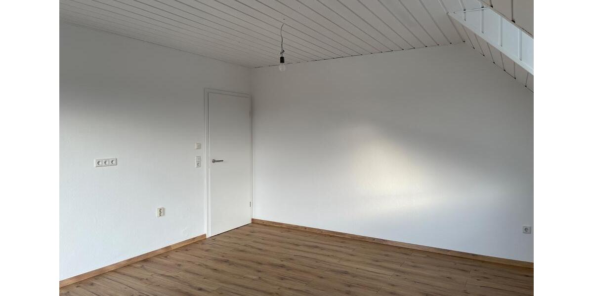 Doppelhaushälfte Werneck - 5.5 Zimmer, 150 m&sup2;, 1.500&euro; | Angebot:25239384