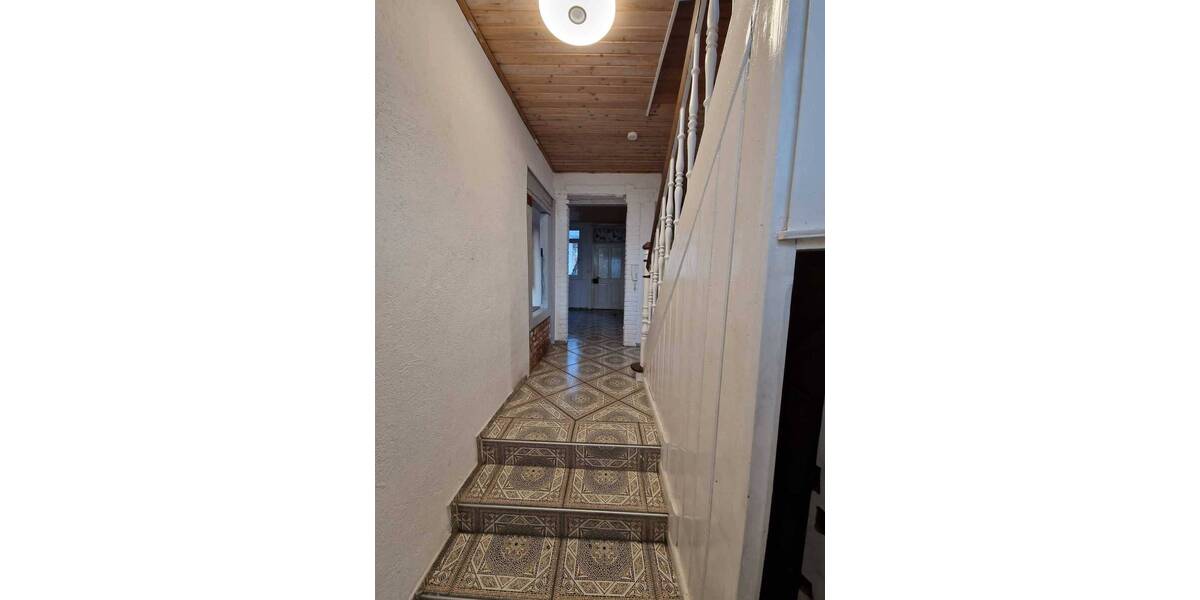 Einfamilienhaus Niederwerrn - 6 Zimmer, 129 m&sup2;, 250.000&euro; | Angebot:25664866