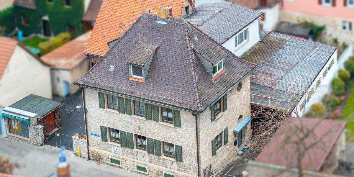 Mehrfamilienhaus, Wohnhaus Volkach - 9 Zimmer, 212 m&sup2;, 397.000&euro; | Angebot:25737330