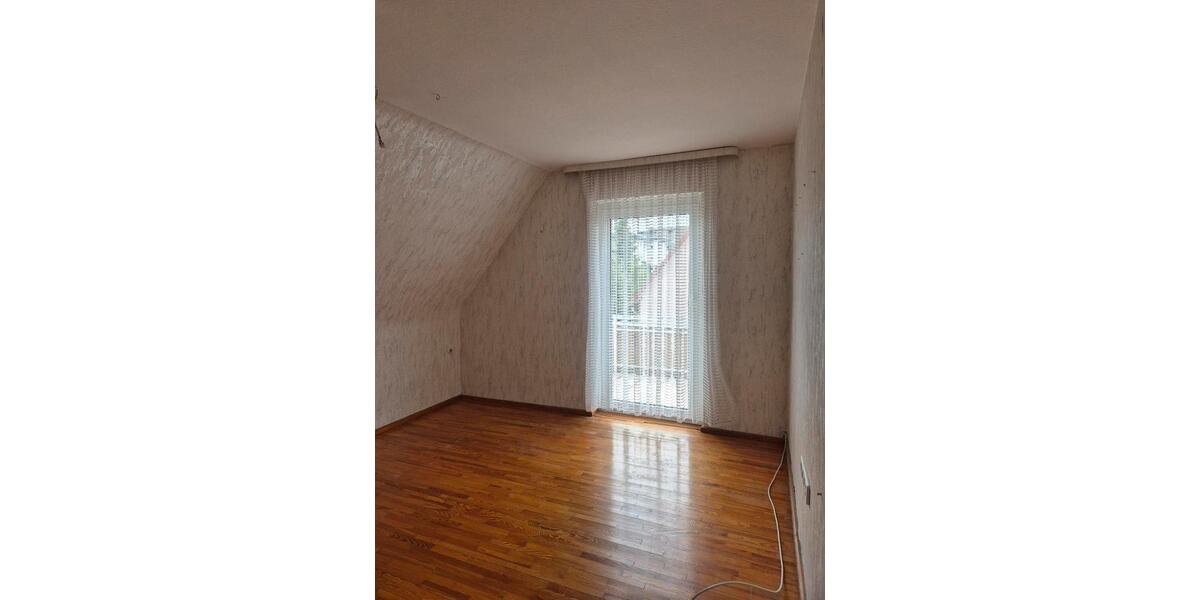 Einfamilienhaus Gerolzhofen - 5 Zimmer, 123 m&sup2;, 250.000&euro; | Angebot:25917862