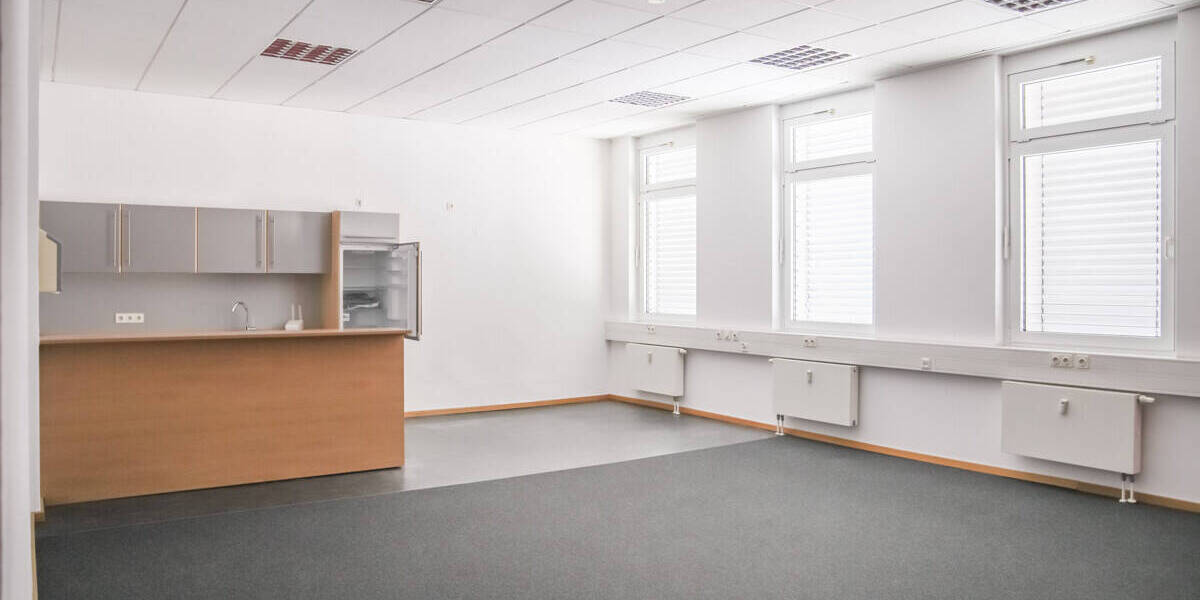 Gewerbeobjekt Schweinfurt Innenstadt - 3 Zimmer, 182 m&sup2;, 1.456&euro; | Angebot:26642638