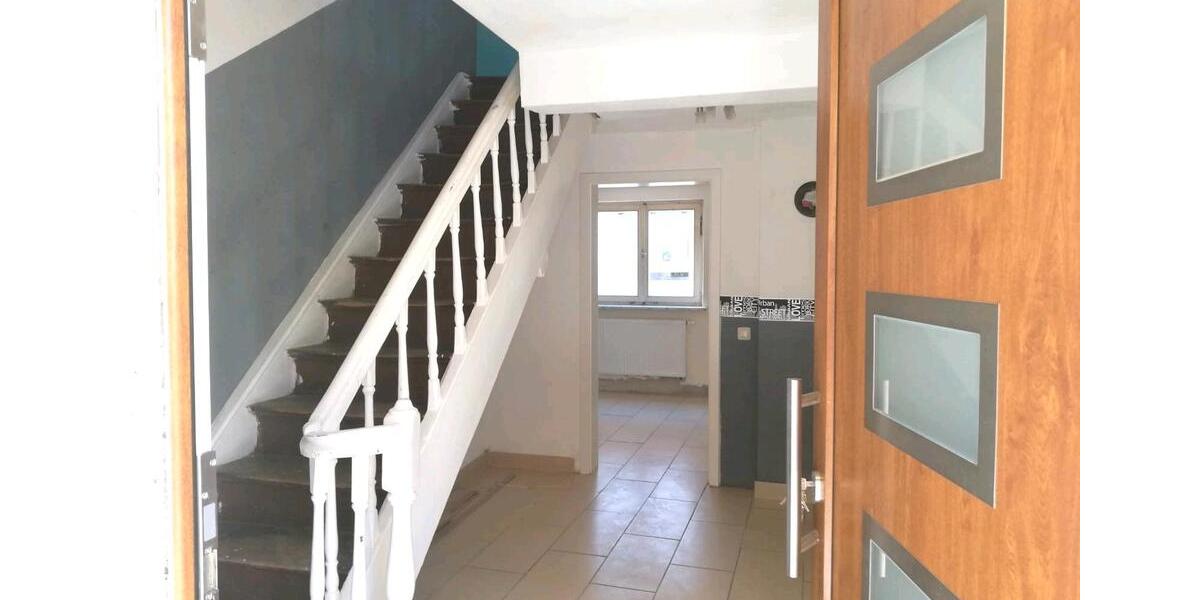 Bauernhaus, Landhaus Poppenhausen - 7 Zimmer, 200 m&sup2;, 250.000&euro; | Angebot:26062947