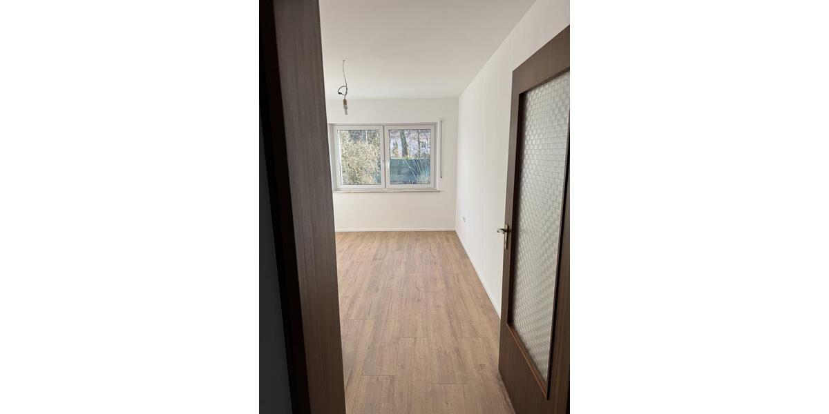 Erdgeschoßwohnung Schwebheim - 5 Zimmer, 107 m&sup2;, 1.350&euro; | Angebot:26039166