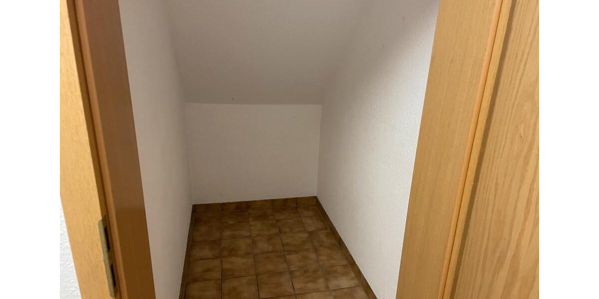 Erdgeschoßwohnung Sulzfeld - 3 Zimmer, 83 m&sup2;, 500&euro; | Angebot:25720264