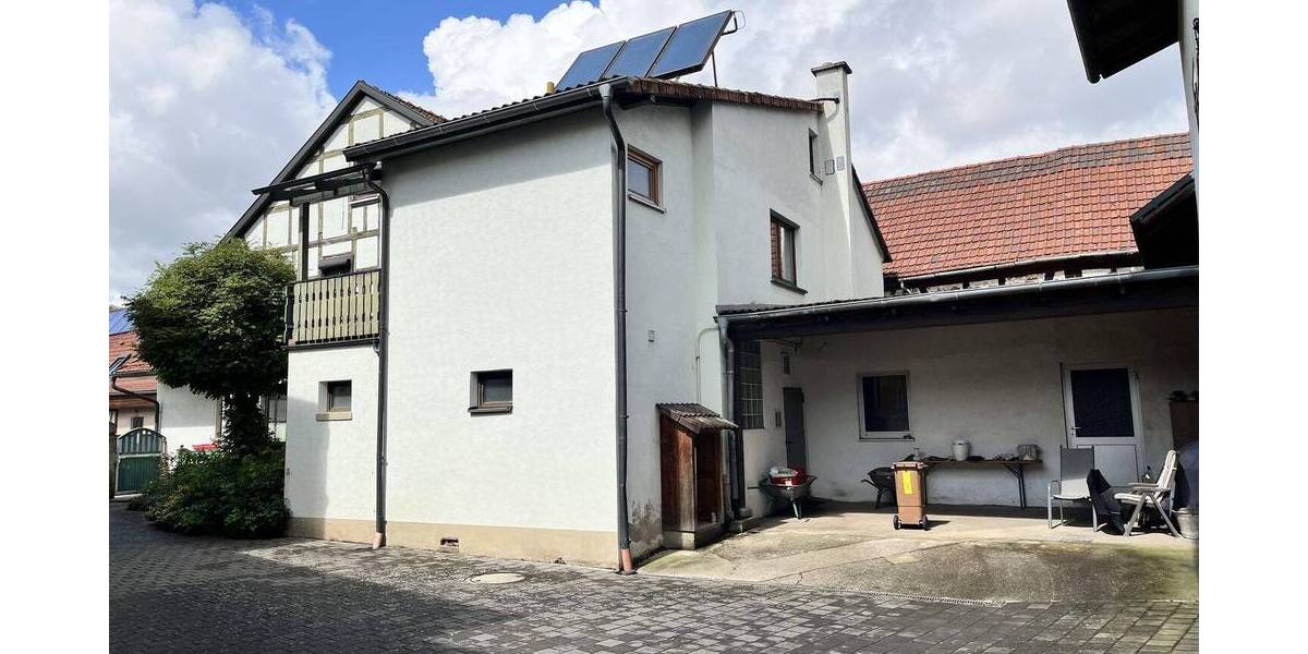 Einfamilienhaus Hofheim - 9 Zimmer, 200 m&sup2;, 270.000&euro; | Angebot:26930429