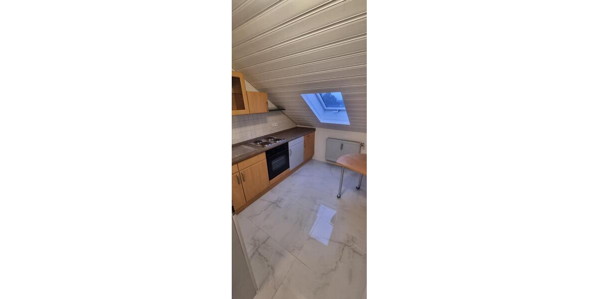 Dachgeschoßwohnung Bergrheinfeld - 2 Zimmer, 35 m&sup2;, 450&euro; | Angebot:25379433