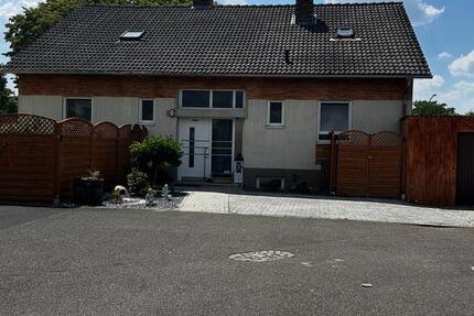 Haus Donnersdorf - 8 Zimmer, 309 m&sup2;, 490.000&euro; | Angebot:25830954