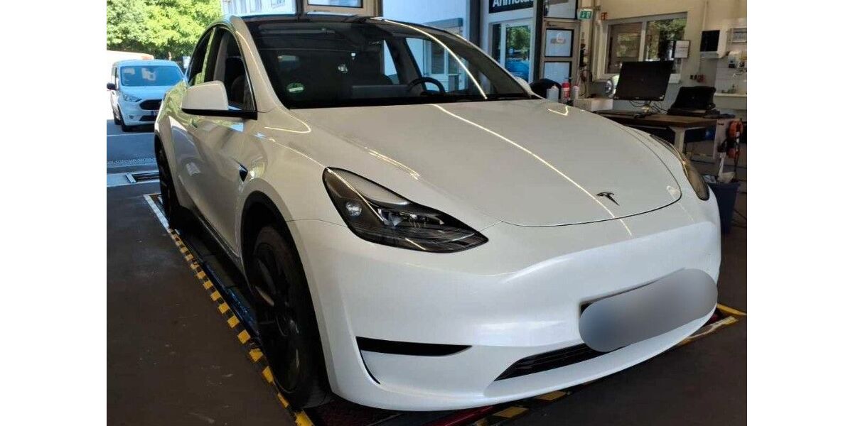 Tesla Model Y 58.208 km 30.950 &euro; Bad Kissingen 97688