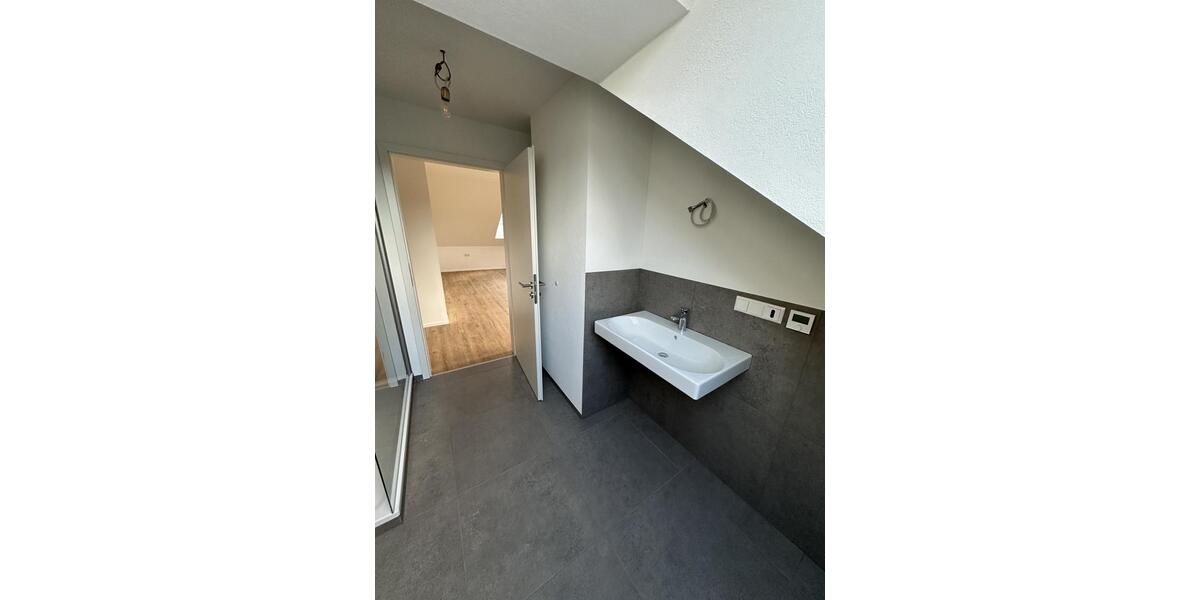 Dachgeschoßwohnung Schwebheim - 3 Zimmer, 78 m&sup2;, 850&euro; | Angebot:26039159