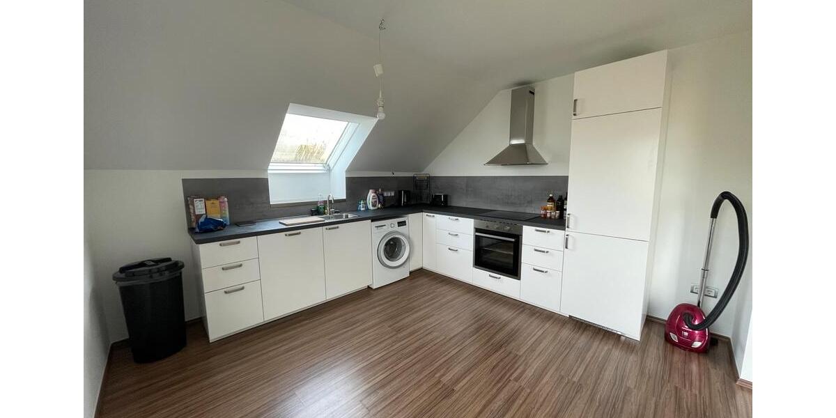Dachgeschoßwohnung Elfershausen - 3 Zimmer, 80 m&sup2;, 900&euro; | Angebot:26025710