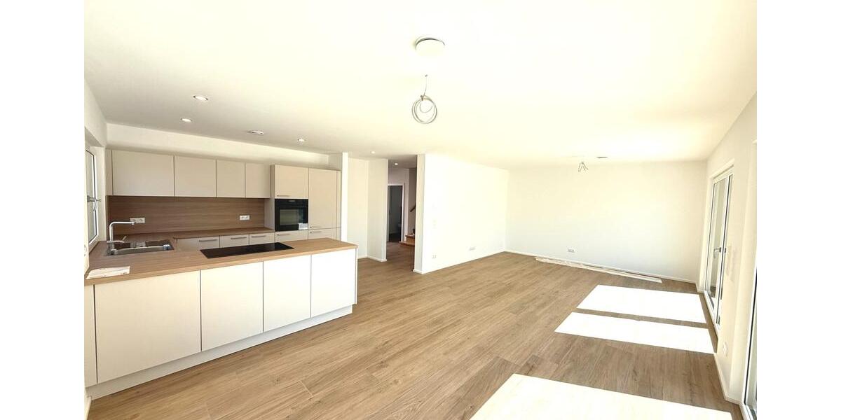 Doppelhaushälfte Unterpleichfeld - 5 Zimmer, 145 m&sup2;, 2.190&euro; | Angebot:26462335