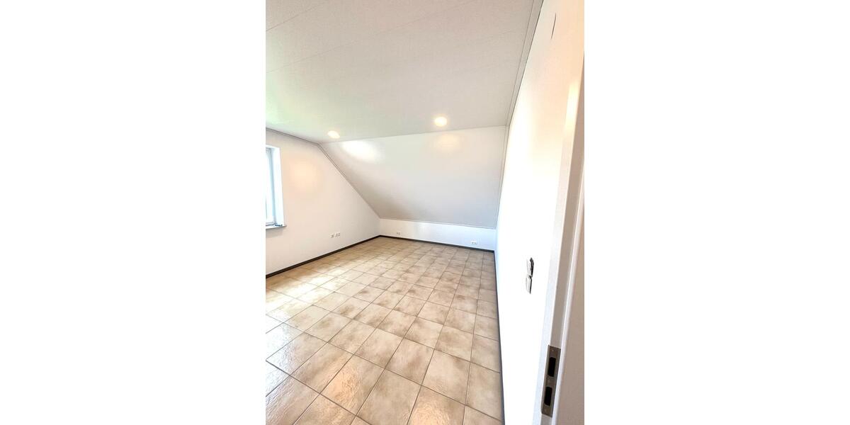 Dachgeschoßwohnung Bad Bocklet - 2 Zimmer, 66 m&sup2;, 660&euro; | Angebot:26662944