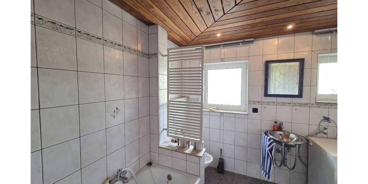 Mehrfamilienhaus, Wohnhaus Hofheim - 7 Zimmer, 150 m&sup2;, 265.000&euro; | Angebot:26930532