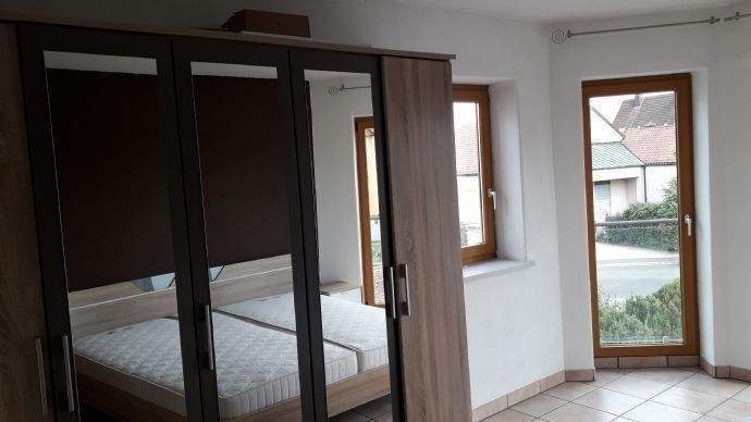 Etagenwohnung Schweinfurt Oberndorf - 2 Zimmer, 75 m&sup2;, 625&euro; | Angebot:25733180