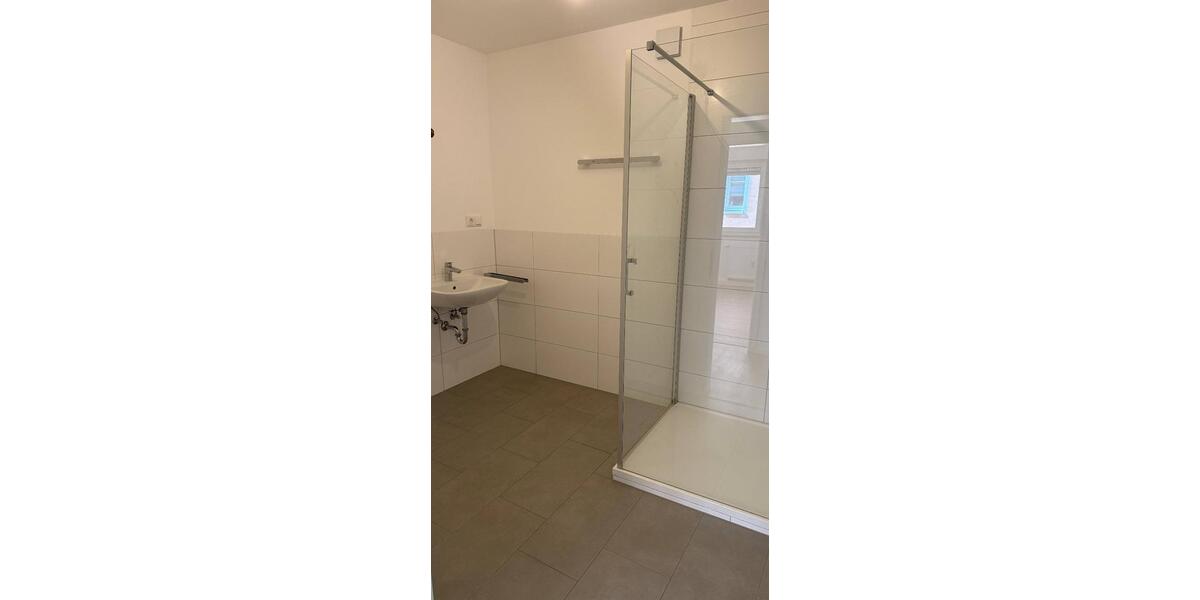 Etagenwohnung Hohenroth - 3 Zimmer, 90 m&sup2;, 675&euro; | Angebot:25844449