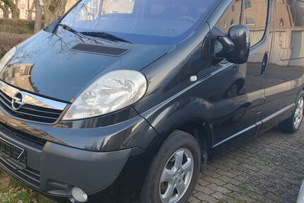 Opel Vivaro 190.000 km 7.900 &euro; Schweinfurt 97424