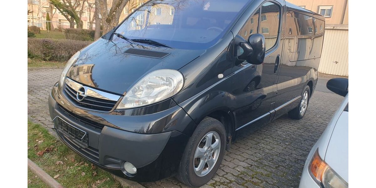 Opel Vivaro 190.000 km 7.900 &euro; Schweinfurt 97424