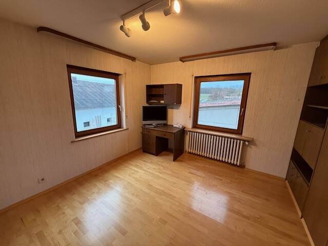 Einfamilienhaus Volkach Eichfeld - 6 Zimmer, 160 m&sup2;, 1.450&euro; | Angebot:26273088