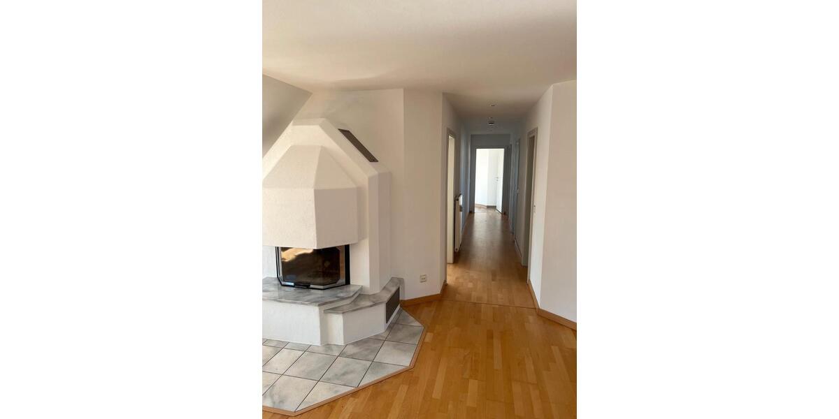 Dachgeschoßwohnung Bad Bocklet - 3 Zimmer, 130 m&sup2;, 1.170&euro; | Angebot:26459668