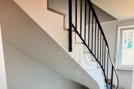 Haus Wiesentheid - 6 Zimmer, 275 m&sup2;, 499.000&euro; | Angebot:25891850