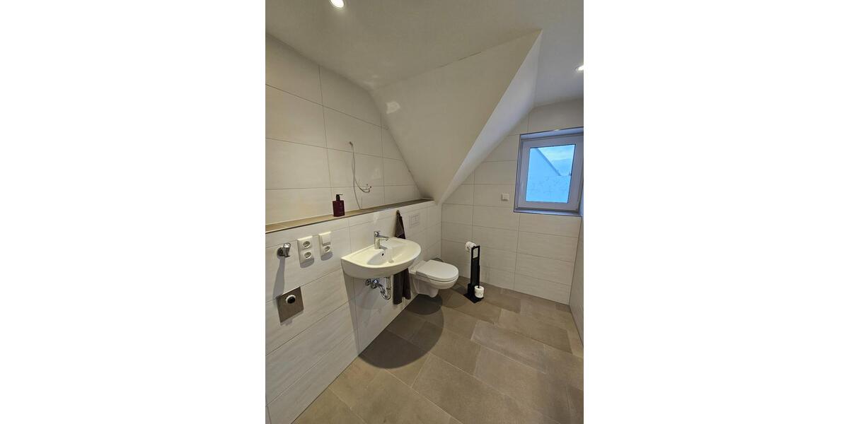 Dachgeschoßwohnung Knetzgau - 3 Zimmer, 91 m&sup2;, 860&euro; | Angebot:25705628