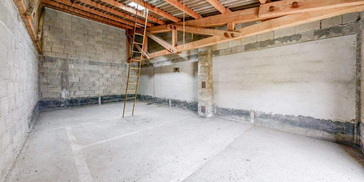 Mehrfamilienhaus, Wohnhaus Schwebenried Schwebenried - 8 Zimmer, 209 m&sup2;, 300.000&euro; | Angebot:25997007