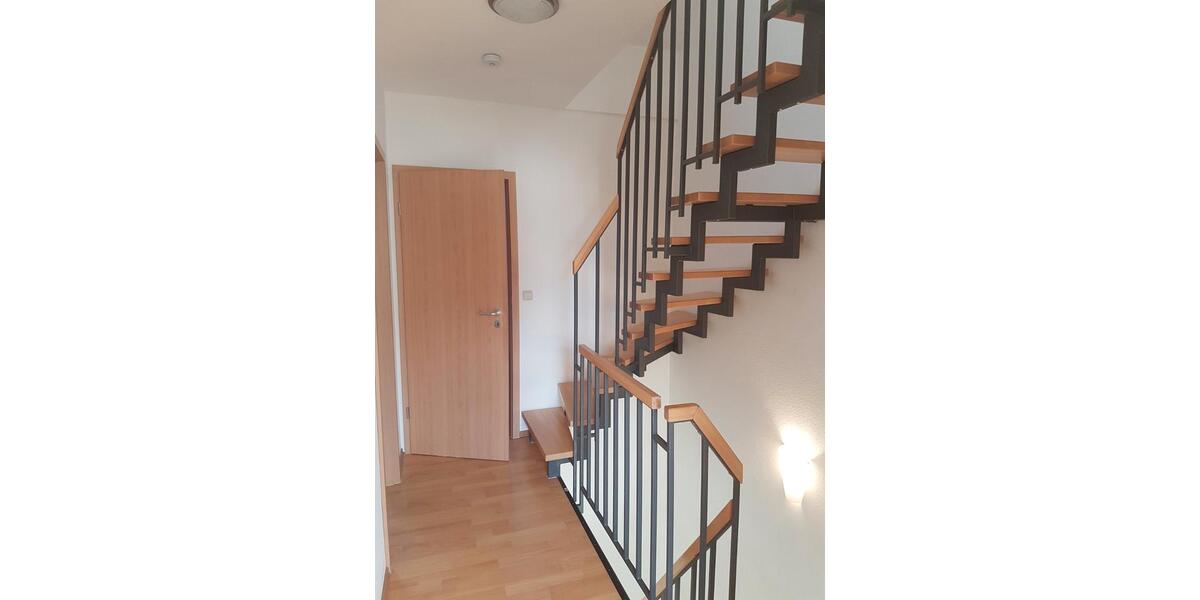 Reihenhaus Haßfurt - 3 Zimmer, 82 m&sup2;, 850&euro; | Angebot:26677318
