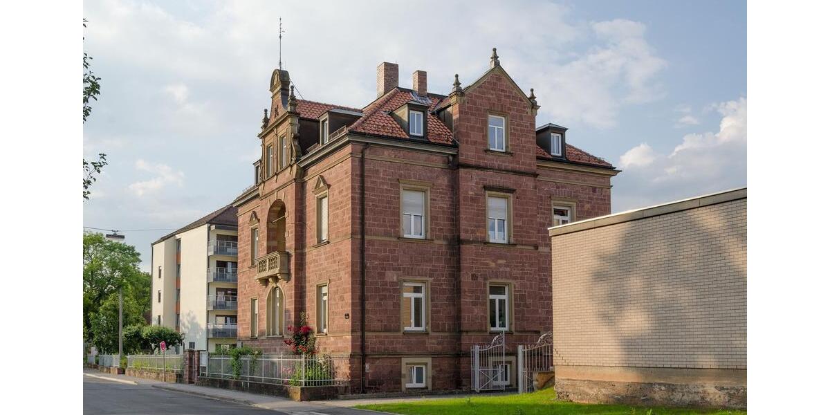 Dachgeschoßwohnung Bad Kissingen - 3 Zimmer, 95 m&sup2;, 1.150&euro; | Angebot:25394500