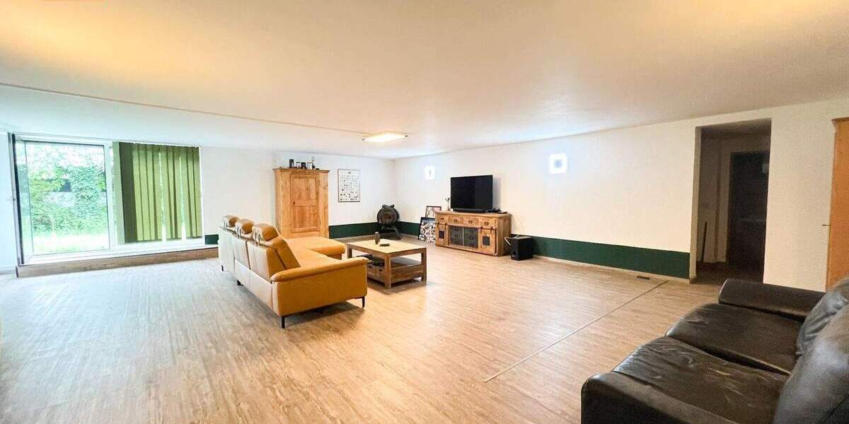 Bungalow Dittelbrunn - 8 Zimmer, 298 m&sup2;, 499.000&euro; | Angebot:25662323