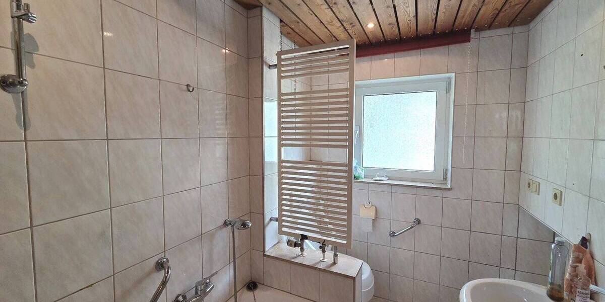 Mehrfamilienhaus, Wohnhaus Hofheim - 7 Zimmer, 150 m&sup2;, 265.000&euro; | Angebot:26930532