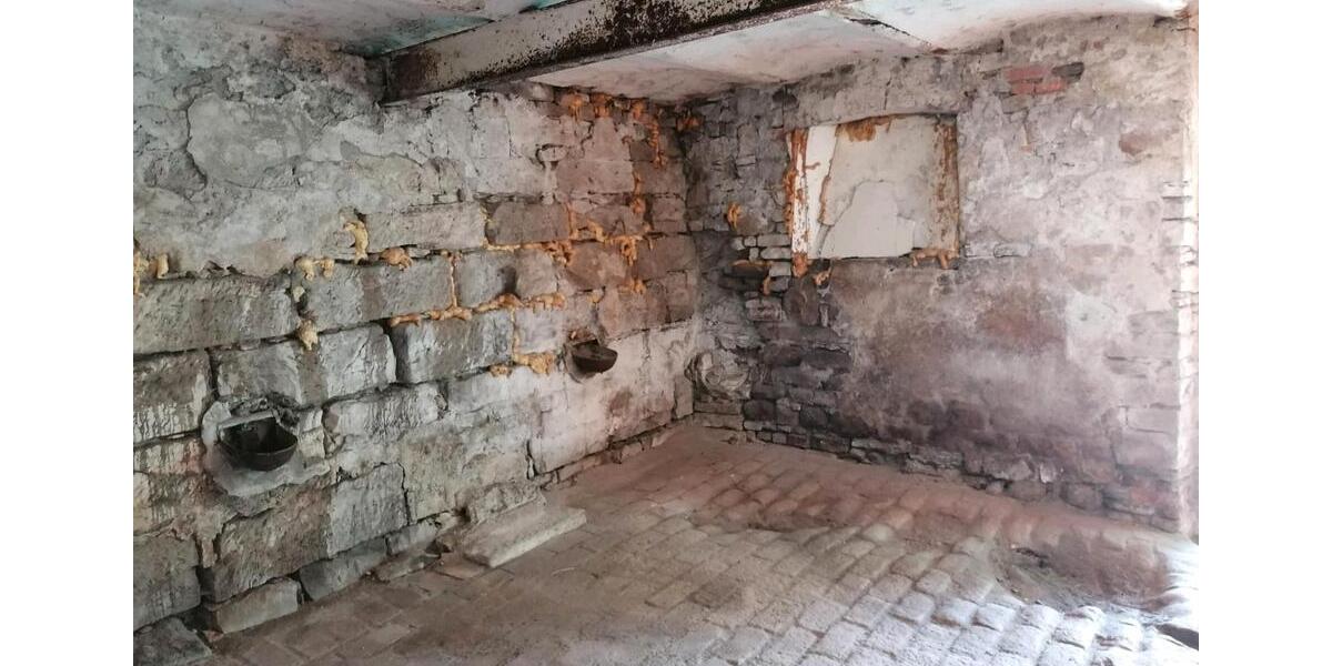 Einfamilienhaus Hofheim in Unterfranken - 3 Zimmer, 125 m&sup2;, 60.000&euro; | Angebot:26051317