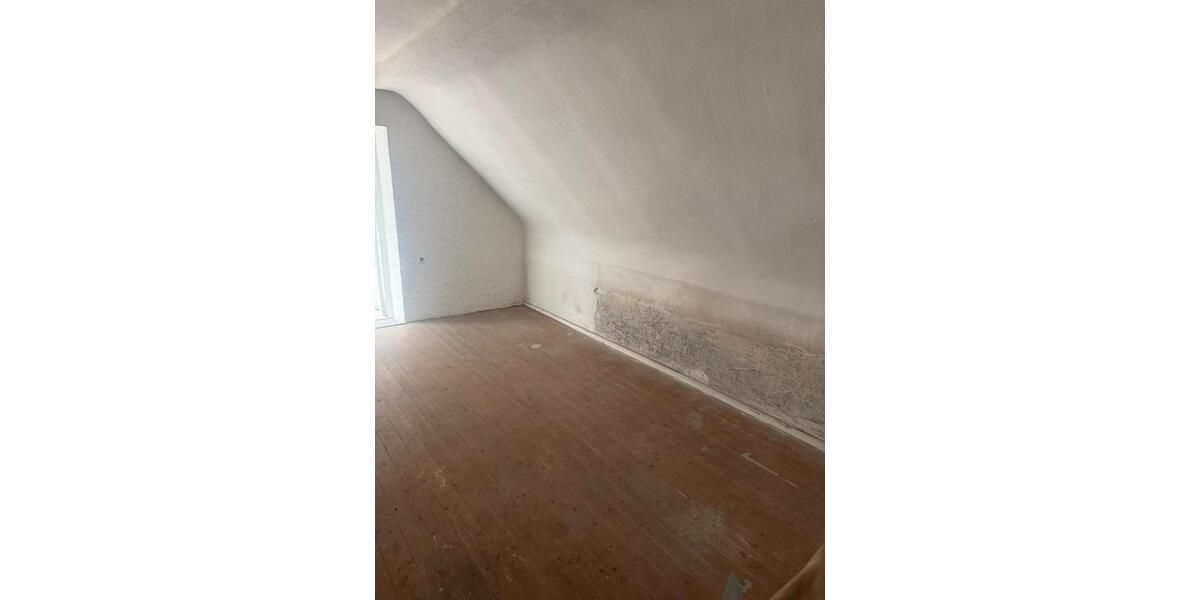 Einfamilienhaus Schweinfurt Haardt - 6 Zimmer, 150 m&sup2;, 170.000&euro; | Angebot:25427986