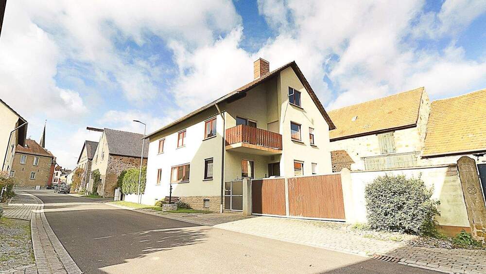 Einfamilienhaus Volkach Eichfeld - 1 Zimmer, 172 m&sup2;, 290.000&euro; | Angebot:25743799