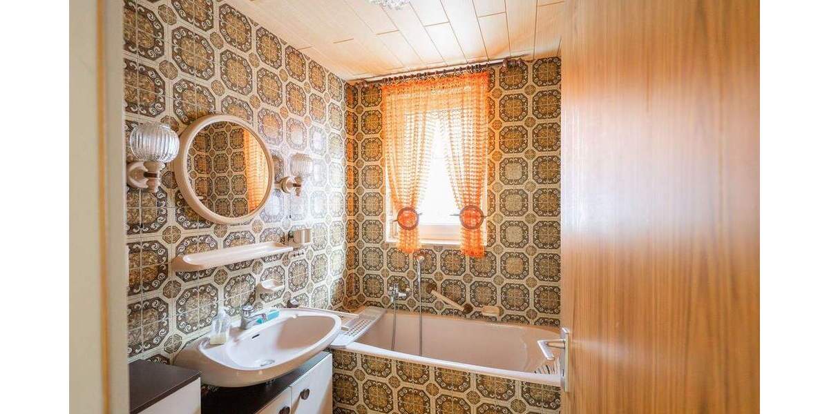 Mehrfamilienhaus, Wohnhaus Strahlungen - 6 Zimmer, 164 m&sup2;, 240.000&euro; | Angebot:25738674