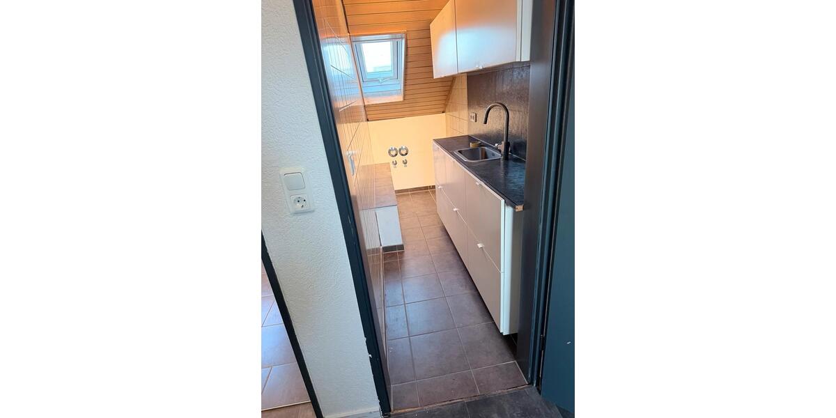 Dachgeschoßwohnung Schweinfurt Bellevue - 2 Zimmer, 40 m&sup2;, 490&euro; | Angebot:25899354