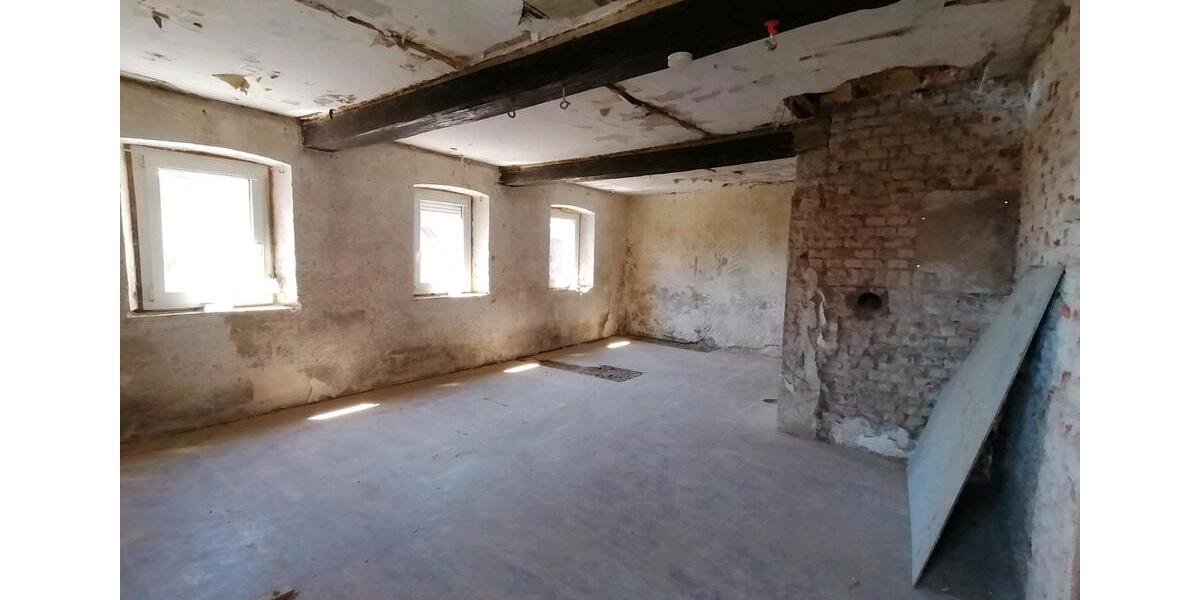 Einfamilienhaus Hofheim in Unterfranken - 3 Zimmer, 125 m&sup2;, 60.000&euro; | Angebot:26051317