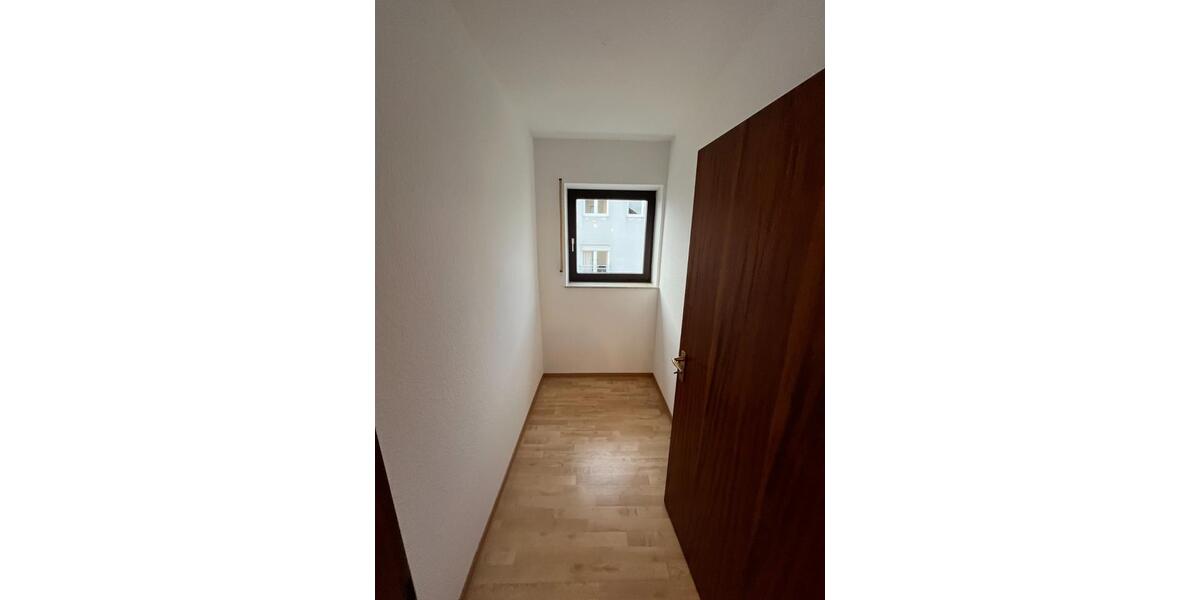 Etagenwohnung Bad Kissingen - 4 Zimmer, 115 m&sup2;, 1.200&euro; | Angebot:25637742