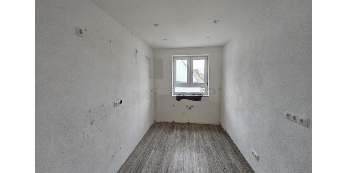 Dachgeschoßwohnung Knetzgau - 3 Zimmer, 91 m&sup2;, 860&euro; | Angebot:25705628