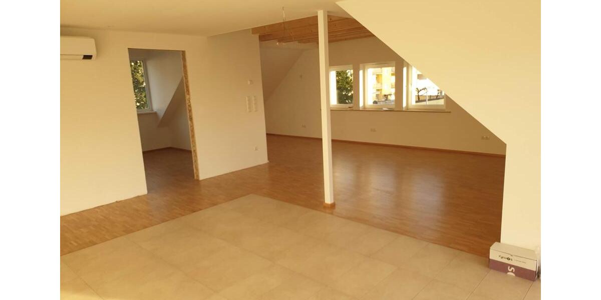 Dachgeschoßwohnung Schweinfurt Haardt - 3 Zimmer, 80 m&sup2;, 1.150&euro; | Angebot:25292318