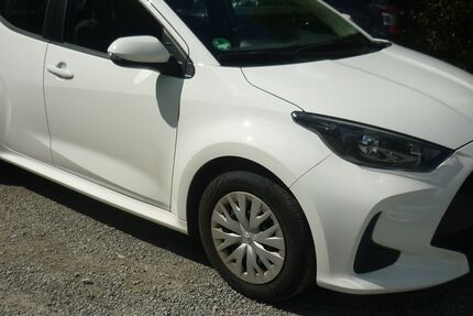 Toyota Yaris 13.161 km 19.990 &euro; Estenfeld bei Würzburg 97230
