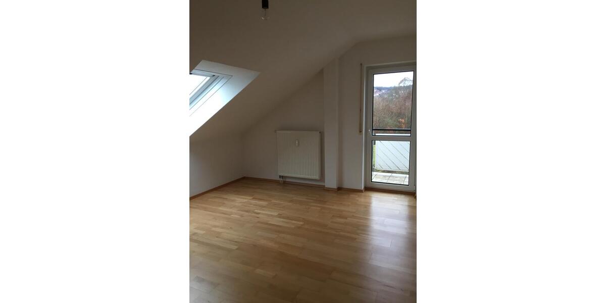 Dachgeschoßwohnung Bad Kissingen - 3.5 Zimmer, 89 m&sup2;, 750&euro; | Angebot:26048602