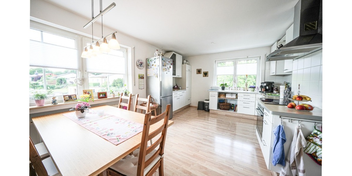 Sehr gepflegtes, freistehendes Mehrfamilien- Generationenhaus, zur Eigennutzung und Kapitalanlage - Mehrfamilienhaus, Wohnhaus Poppenhausen | Angebot:25374817