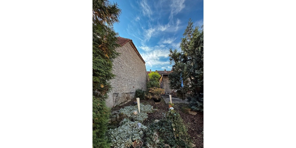 Traumhaftes Ensemble: Energieeffizientes (A) Einfamilienhaus mit Büro, großem Innenhof & Garten - Mehrfamilienhaus, Wohnhaus Fahr Fahr | Angebot:25907599