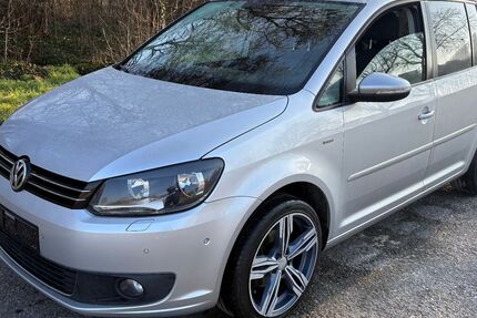 VW Touran 218.000 km 7.600 &euro; Knetzgau 97478