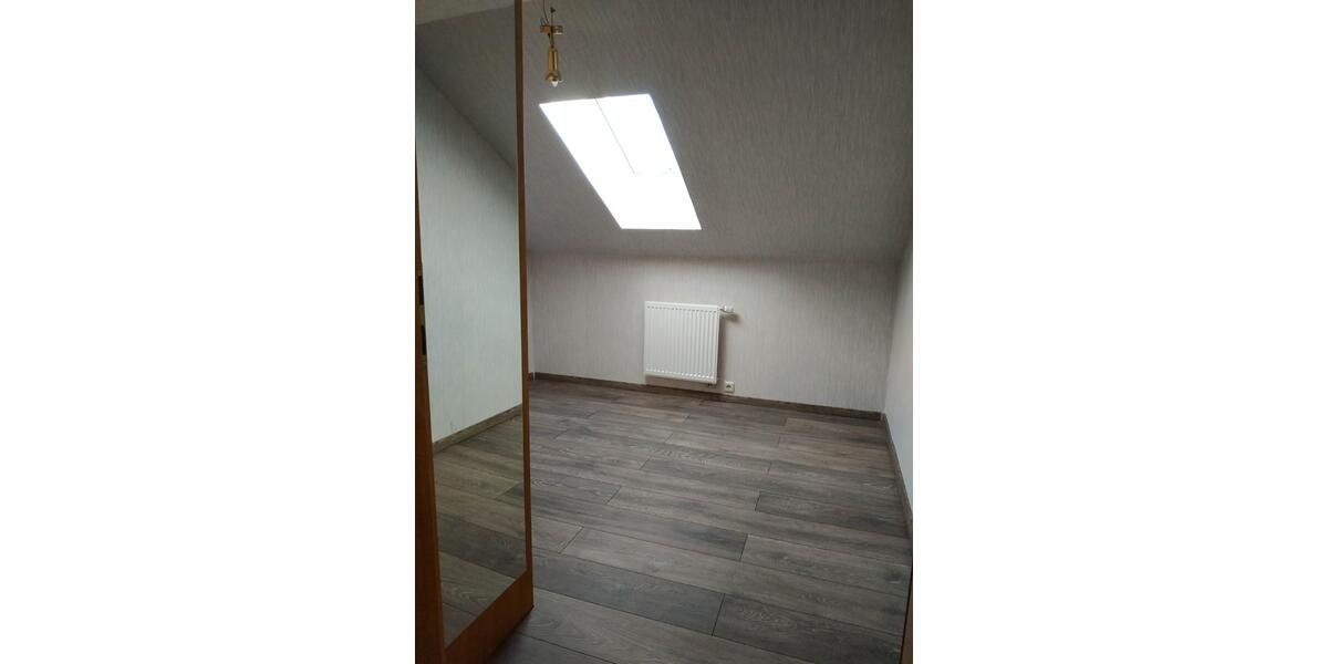 Dachgeschoßwohnung Hofheim in Unterfranken - 3 Zimmer, 47 m&sup2;, 385&euro; | Angebot:25752499