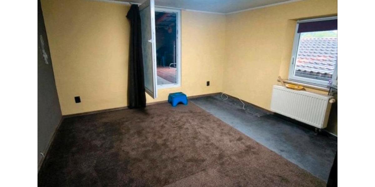 Einfamilienhaus Rauhenebrach - 8 Zimmer, 250 m&sup2;, 220.000&euro; | Angebot:27083530