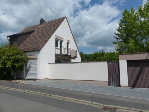 Einfamilienhaus mit Einliegerwohnung in 97456 Dittelbrunn Schweinfurt (ID 10677) - Einfamilienhaus Dittelbrunn Dittelbrunn | Angebot:26626480