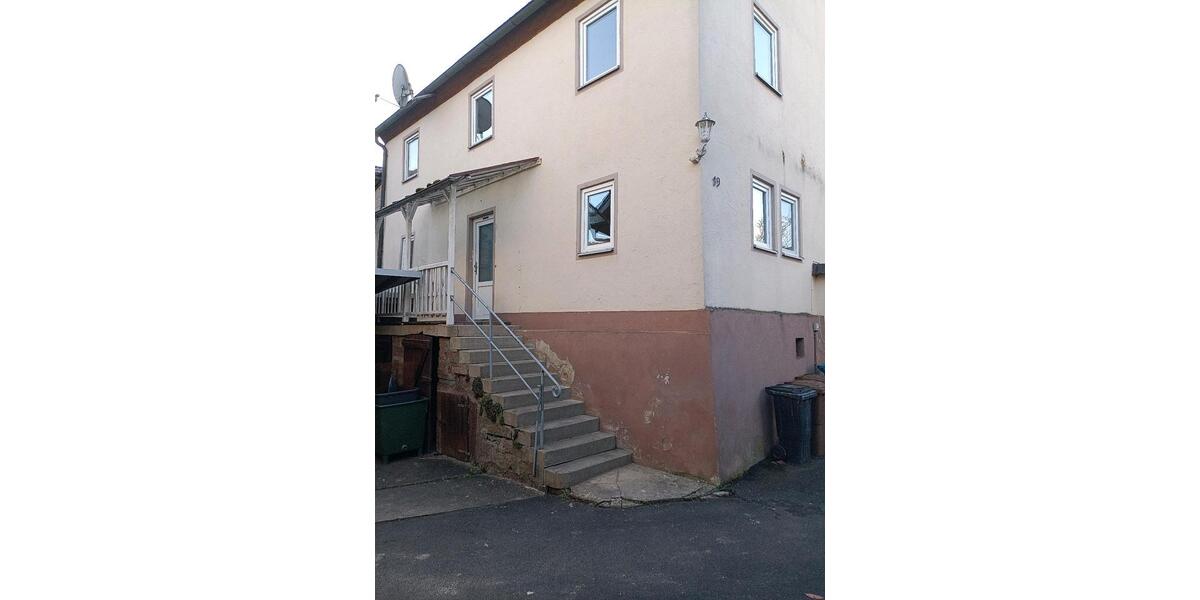 Einfamilienhaus Hammelburg - 9 Zimmer, 113 m&sup2;, 650&euro; | Angebot:25603624